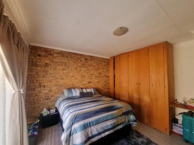 Townhouse for sale in Dr Kenneth Kaunda, North West