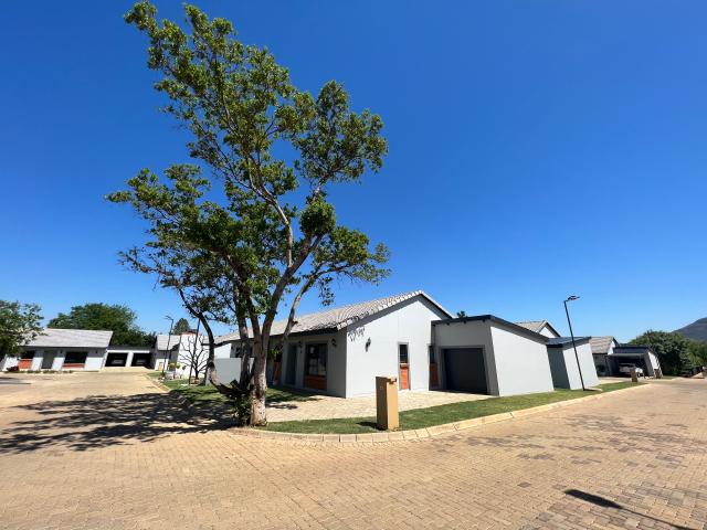 Townhouse for rent in Hartbeespoort Dam Nature Reserve, North West