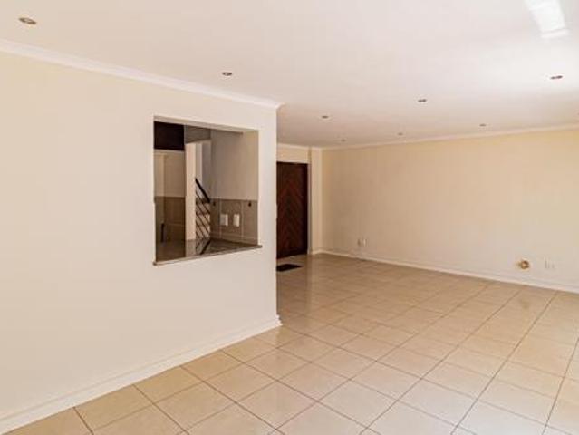 Townhouse for rent in Vosloorus, Gauteng