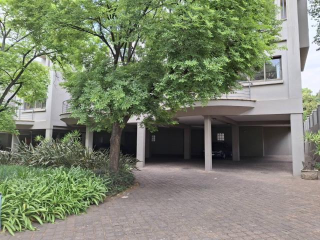 Townhouse for rent in Vosloorus, Gauteng