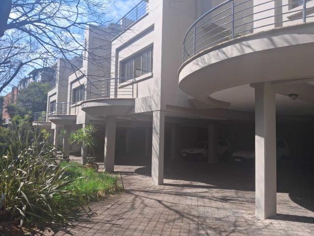 Townhouse for rent in Vosloorus, Gauteng