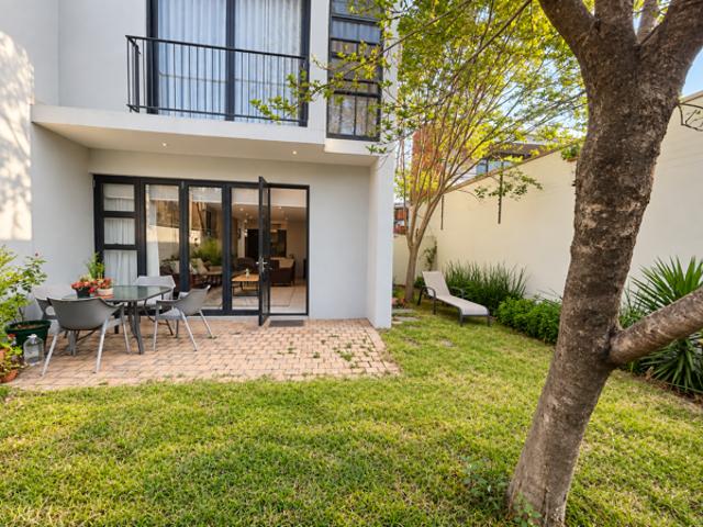 Townhouse for rent in Waterkloof, Gauteng