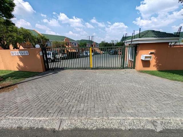Townhouse for rent in Jansenpark, City of Ekurhuleni Metropolitan Municipality