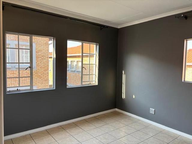 Townhouse for rent in Ekurhuleni, Gauteng