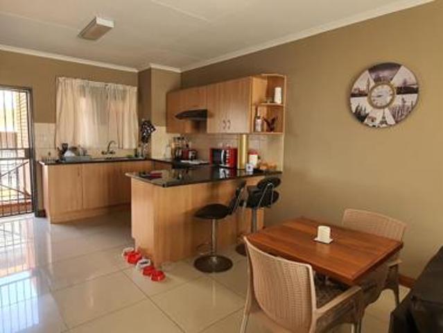 Townhouse for rent in Jansenpark, City of Ekurhuleni Metropolitan Municipality