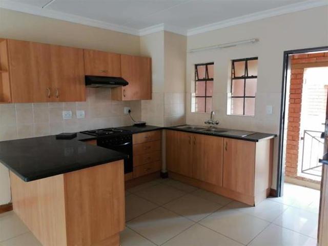 Townhouse for rent in Jansenpark, City of Ekurhuleni Metropolitan Municipality