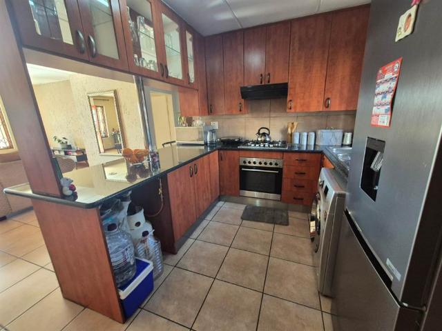 Townhouse for sale in Ekurhuleni, Gauteng