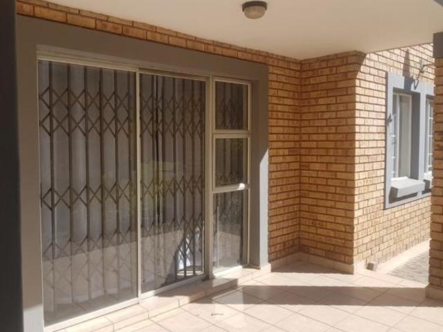 Townhouse for rent in Ekurhuleni, Gauteng