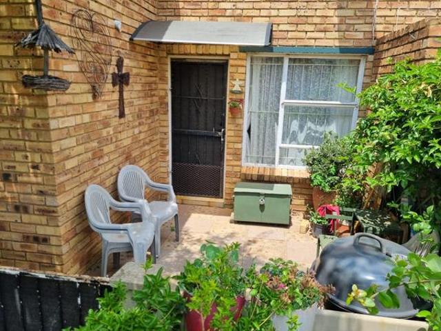 Townhouse for rent in Westonaria, Gauteng