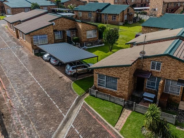 Townhouse for sale in Kagiso, Gauteng