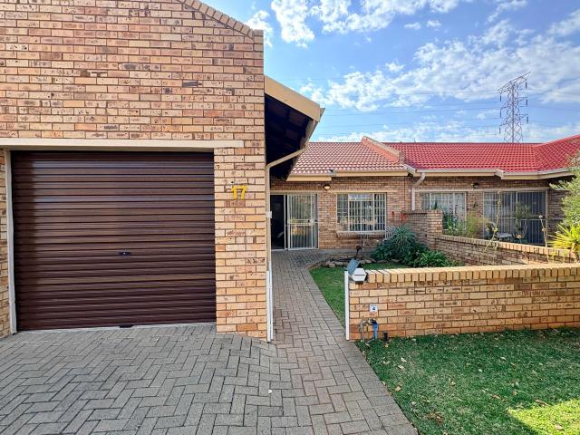Townhouse for sale in Frances Baard, Northern Cape
