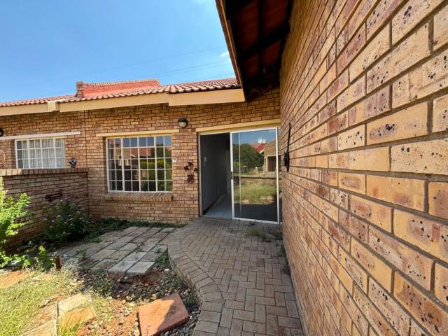 Townhouse for sale in Frances Baard, Northern Cape