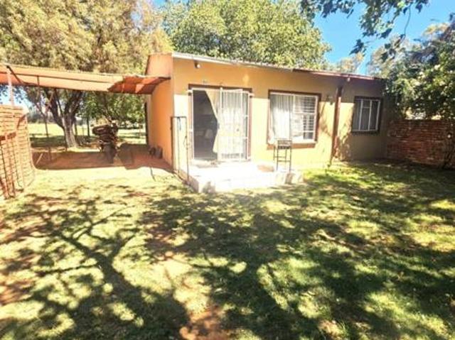 Townhouse for rent in Rustenburg Local Municipality, Bojanala Platinum District Municipality