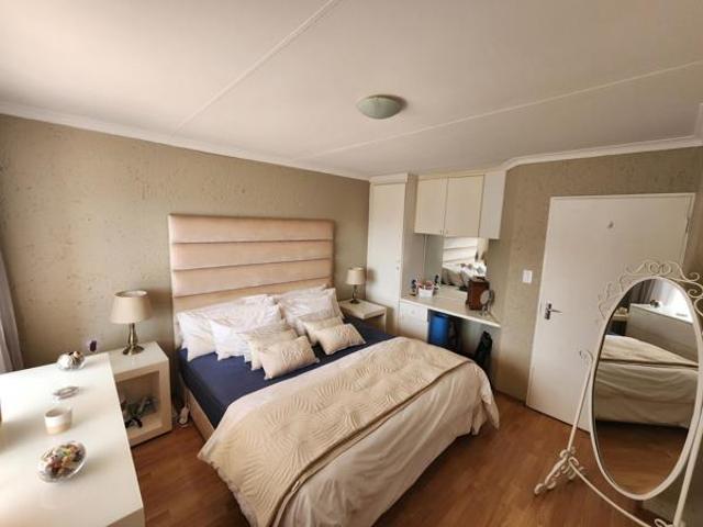 Townhouse for rent in Vosloorus, Gauteng