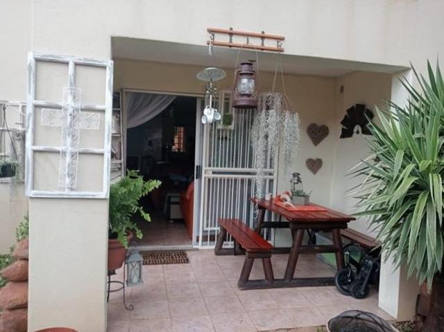 Townhouse for rent in Waterkloof, Gauteng