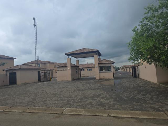 Townhouse for sale in Waterkloof, Gauteng