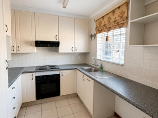 Townhouse for rent in Waterkloof, Gauteng