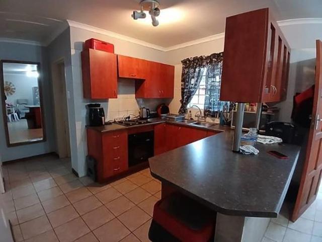 House for rent in Waterkloof, Gauteng