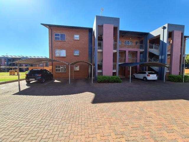 Townhouse for sale in Waterkloof, Gauteng