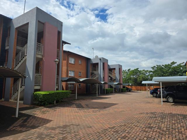 Townhouse for sale in Waterkloof, Gauteng
