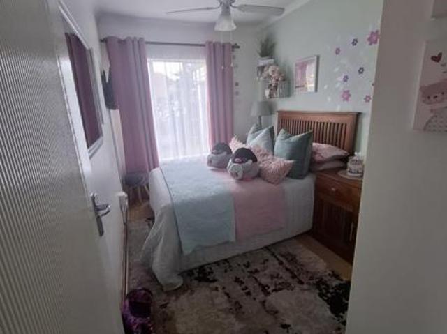Townhouse for rent in Waterkloof, Gauteng