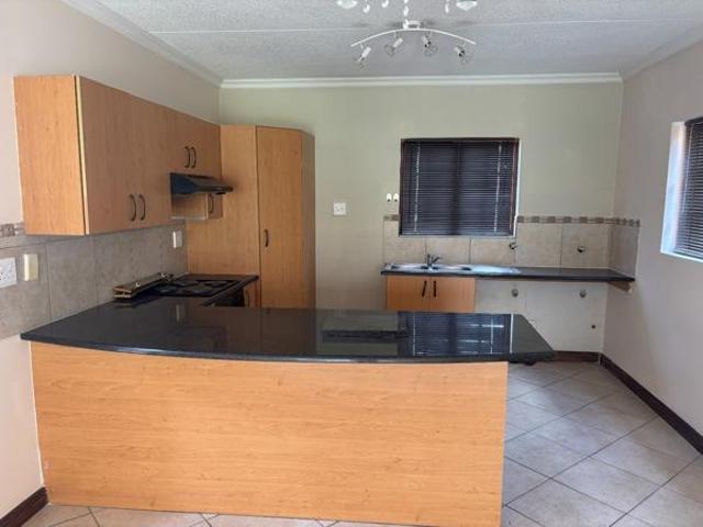 Townhouse for rent in Waterkloof, Gauteng