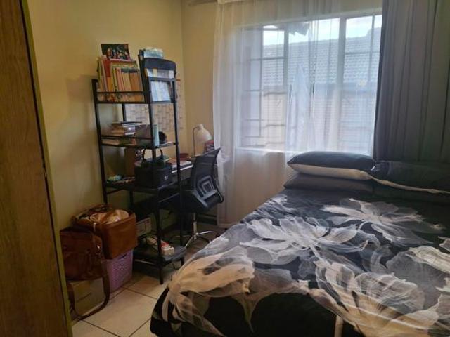 Townhouse for rent in Waterkloof, Gauteng