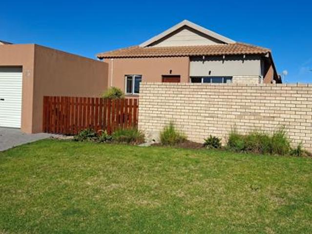 Townhouse for rent in Groot Brak Rivier, Western Cape