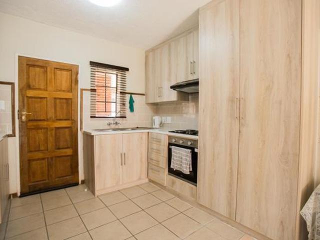 Townhouse for rent in Waterkloof, Gauteng
