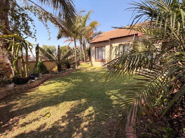 Townhouse for sale in Waterkloof, Gauteng