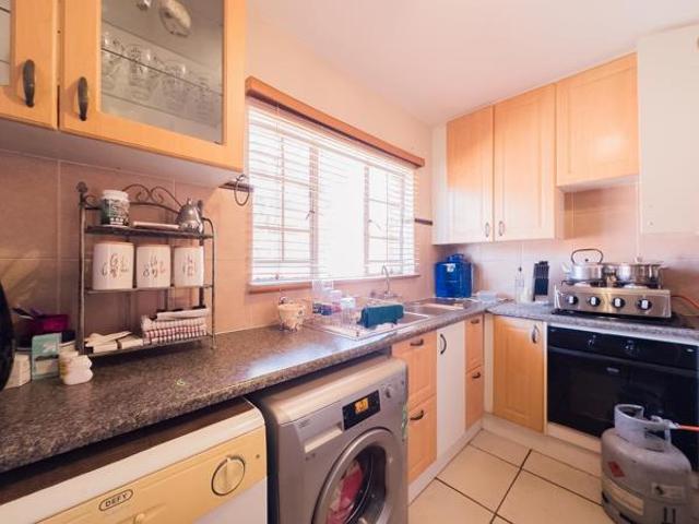 Townhouse for rent in Waterkloof, Gauteng