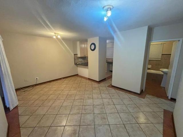 Townhouse for rent in Waterkloof, Gauteng