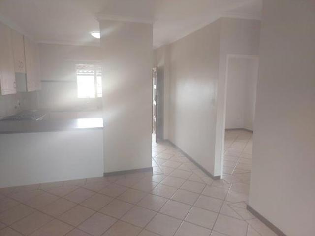Townhouse for rent in Waterkloof, Gauteng
