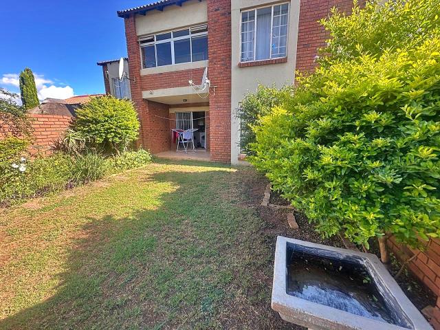 Townhouse for sale in Waterkloof, Gauteng
