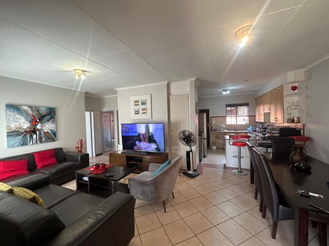 Townhouse for sale in Waterkloof, Gauteng