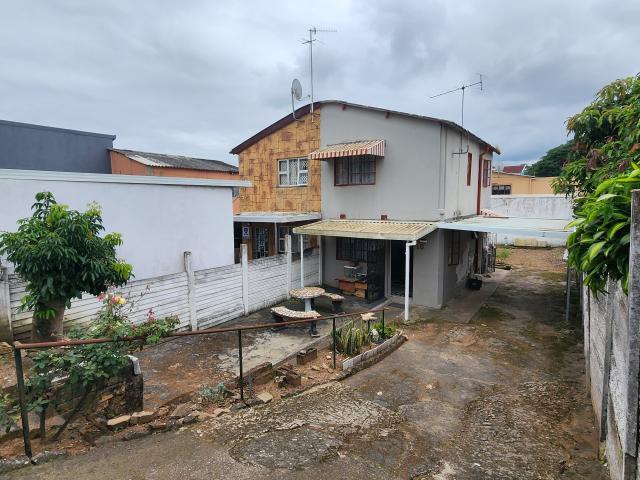 Townhouse for sale in Chatsworth, Kwazulu-natal