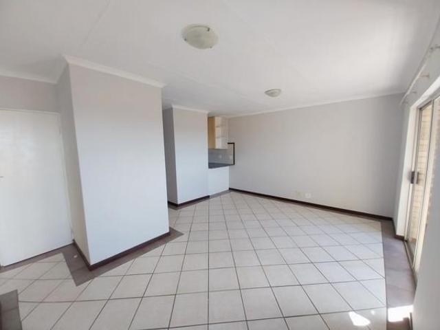 Townhouse for rent in Waterkloof, Gauteng