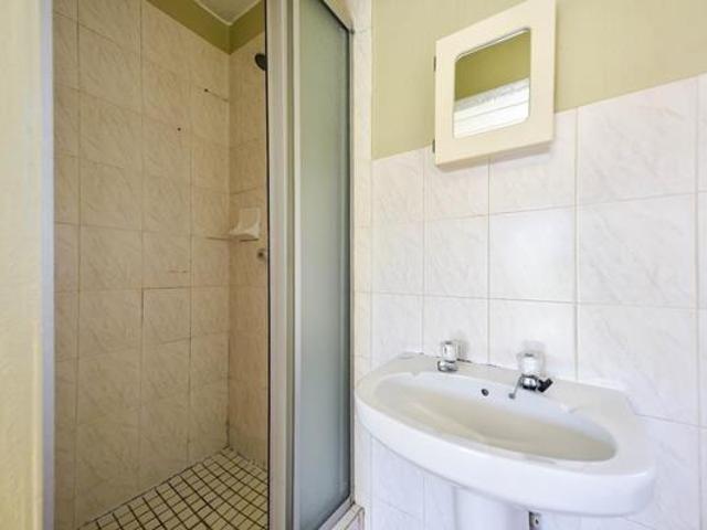 Townhouse for rent in Waterkloof, Gauteng