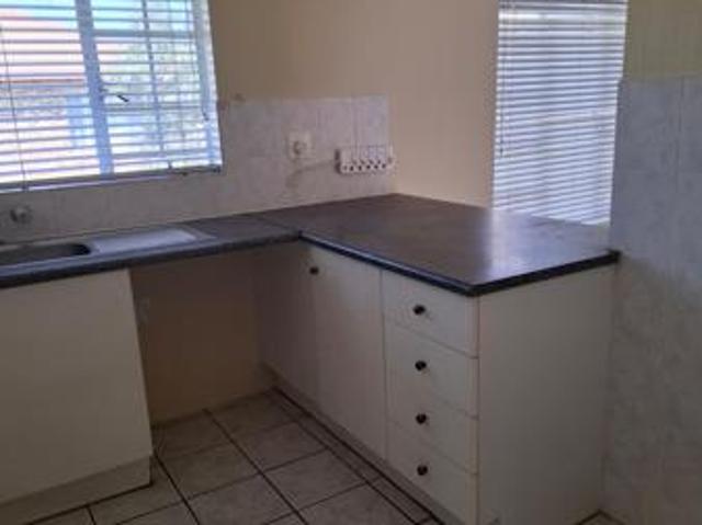 Townhouse for rent in Waterkloof, Gauteng