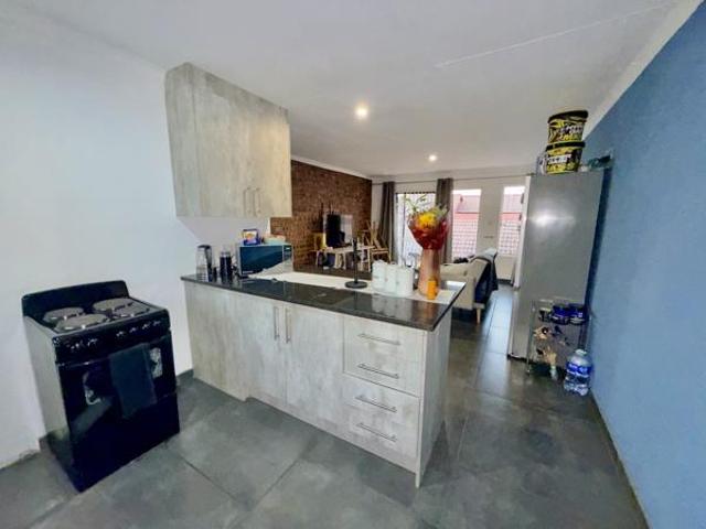 Townhouse for rent in Waterkloof, Gauteng