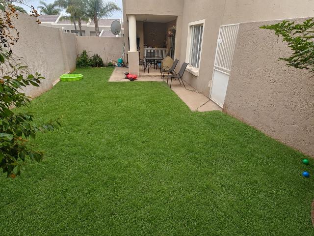 Townhouse for rent in Waterkloof, Gauteng