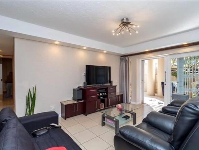 Townhouse for sale in Vosloorus, Gauteng