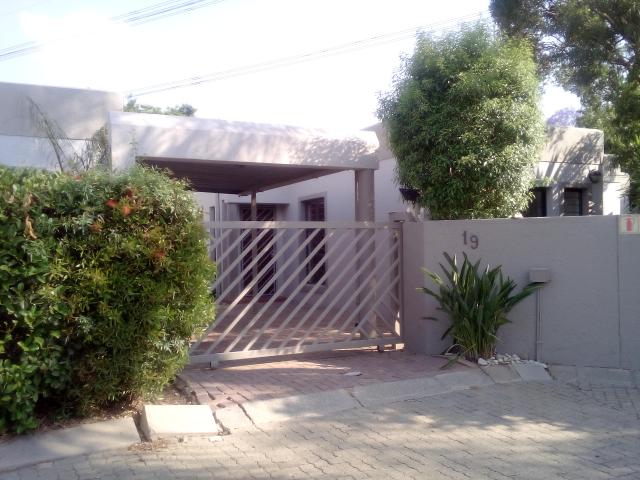 Townhouse for rent in Morningside, Sandton