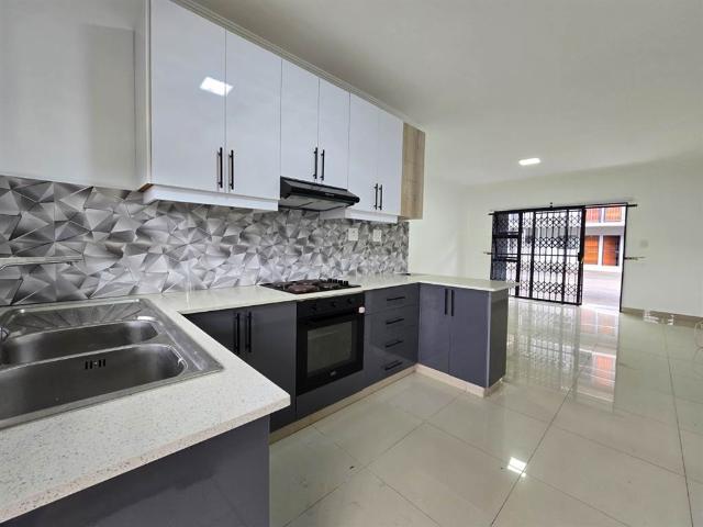 Townhouse for sale in Seaview, Kwazulu-natal