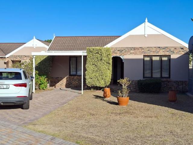 Townhouse for sale in Port Elizabeth, Eastern Cape