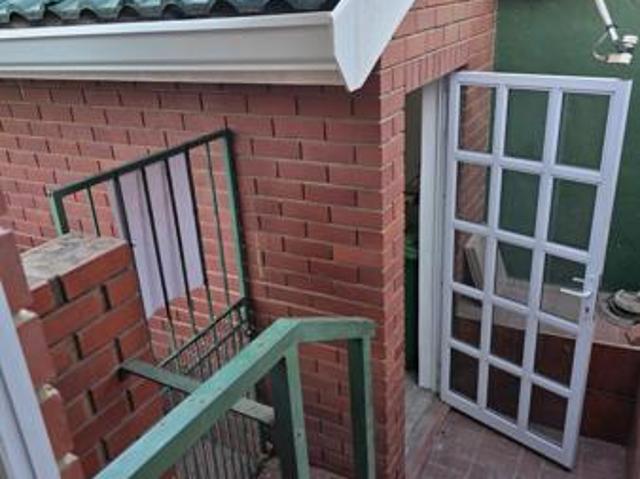 Townhouse for rent in Seaview, Kwazulu-natal