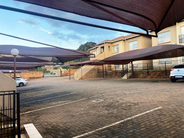 Townhouse for sale in Vosloorus, Gauteng