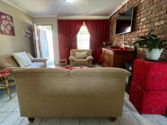 Townhouse for sale in Bloemfontein, Free State