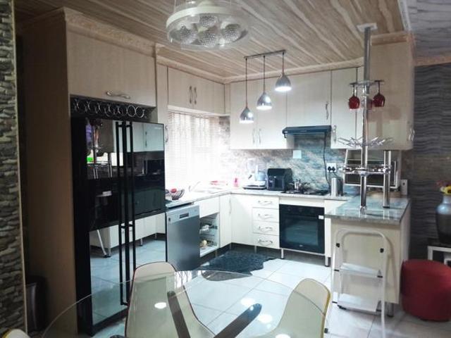Townhouse for sale in Bloemfontein, Free State