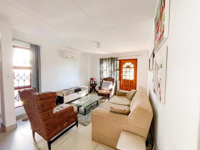 Townhouse for rent in Seaview, Kwazulu-natal